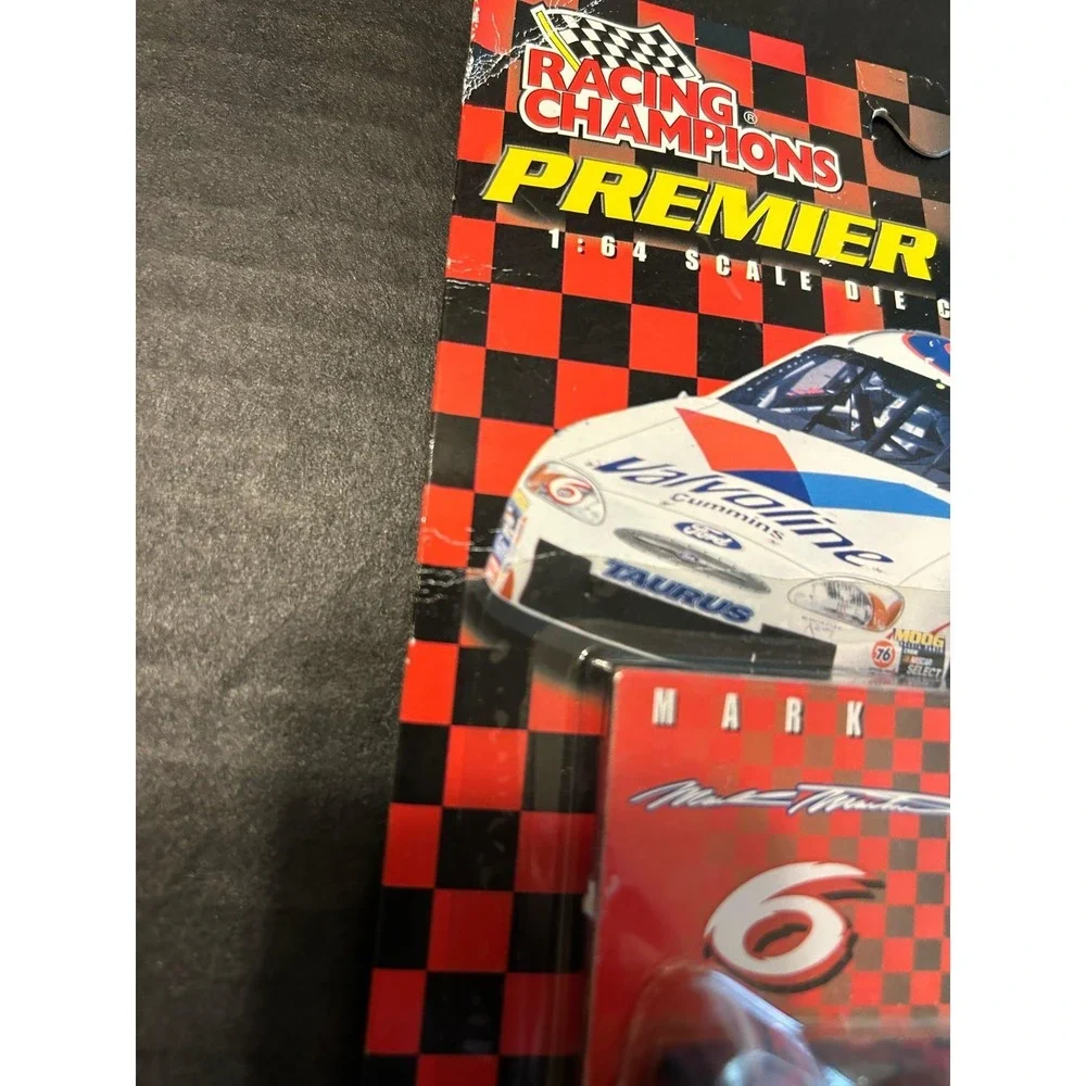 NASCAR 2000 Racing Champions Premier Series 1:64 Scale Mark Martin #6 Valvoline